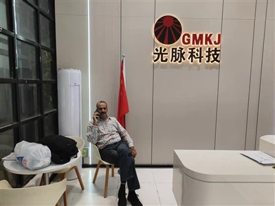 مشتری پاکستانی آقای ایجاز از کارخانه GMKJ در شنژن بازدید ...